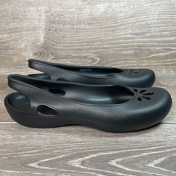 Crocs Taylor Slingback Slip On Women’s Size 9 Black Rubber Comfort Flat Sandals - Picture 1 of 11